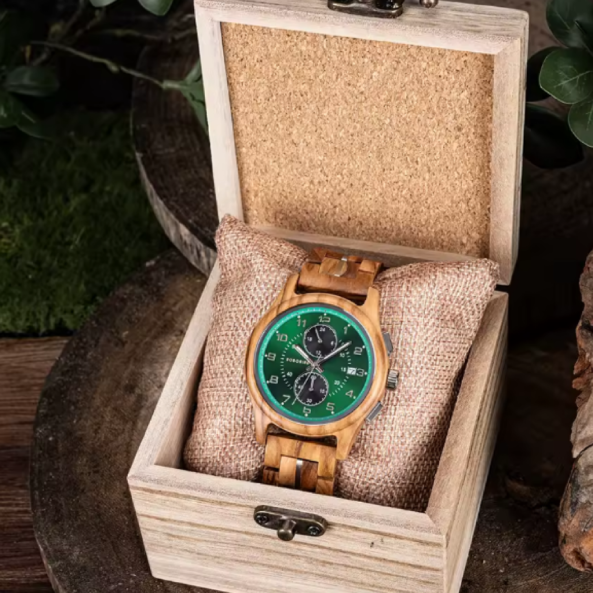 Montre-Bracelet BOBO BIRD en Bois pour Homme. Une montre qui se distingue par son équilibre entre l’élégance organic du bois et la vitalité de la couleur verte.