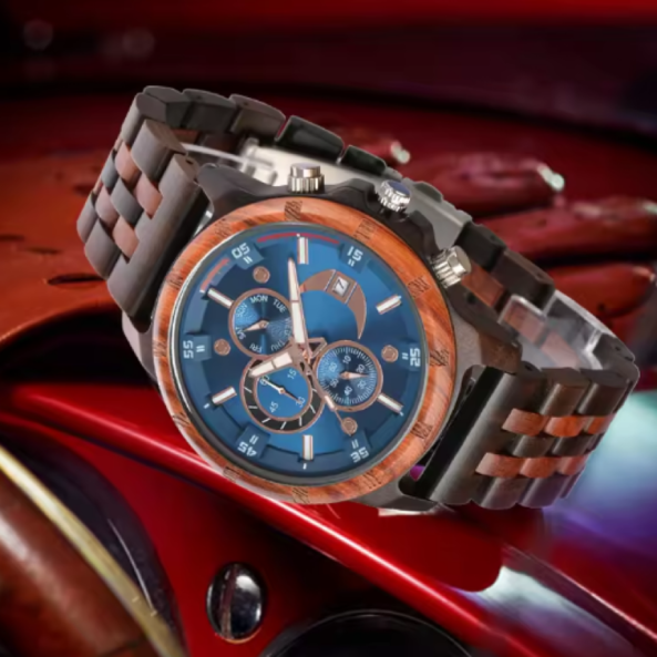 Montre en Bois Personnalisée pour Homme. Inspiré par le esthétique de voiture de sport et la puissance du bois noble, cette montre est idéale pour ceux qui ne passent pas inaperçus.