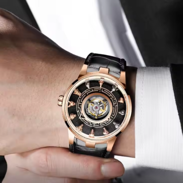 Haofa – Montre à Tourbillon Central en Saphir pour Hommes, Édition 2000, Sculpture Animale du Zodiaque Chinois en 3D, Manuelle, Étanche, Limitée. Cette superbe montre tourbillon combine l’ingénierie de précision avec un design audacieux et sophistiqué.